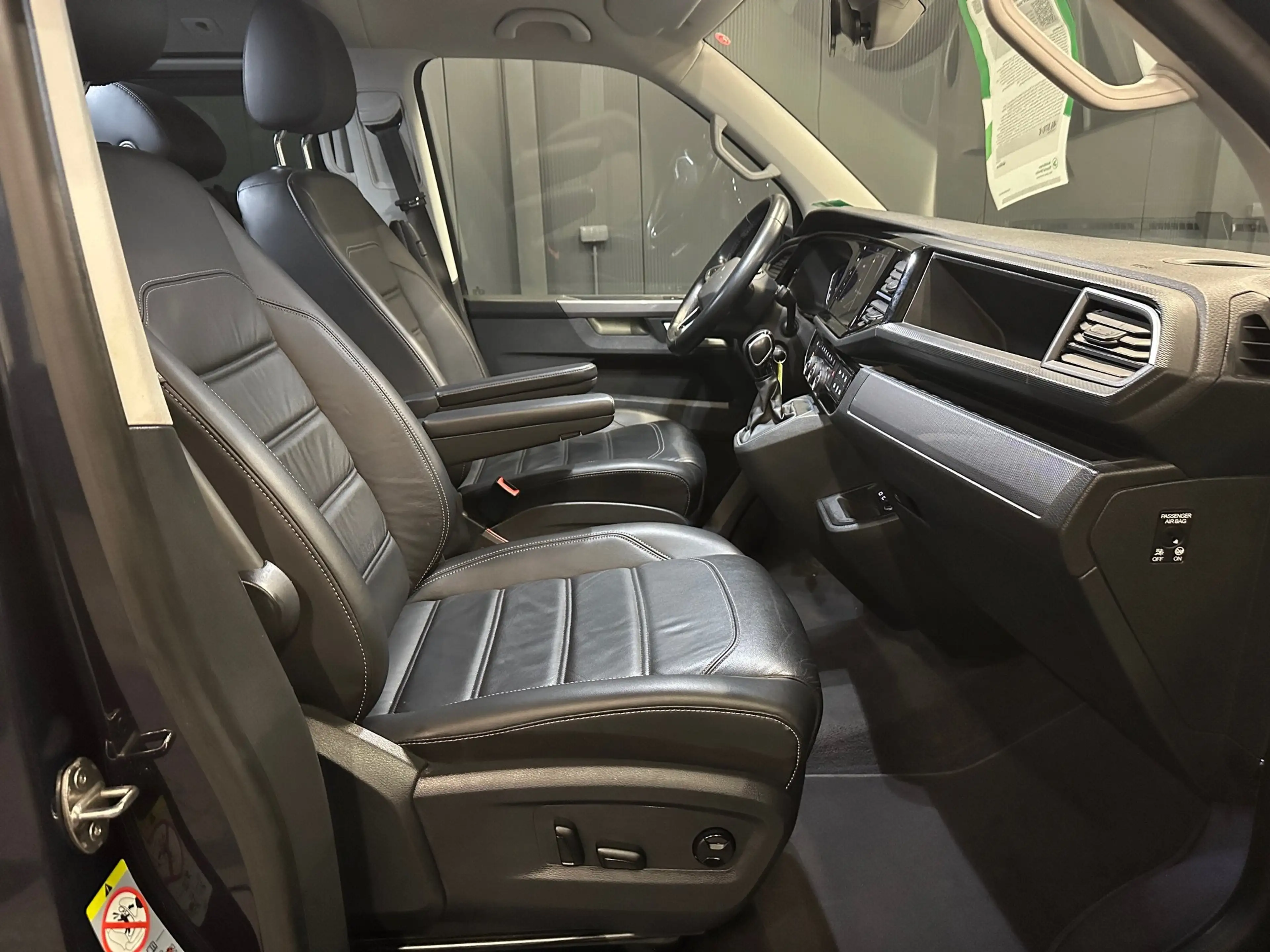 Volkswagen T6.1 Multivan Highline 4Motion*LEDER*Holz-Boden*KAMERA*Kindersit — photo 10