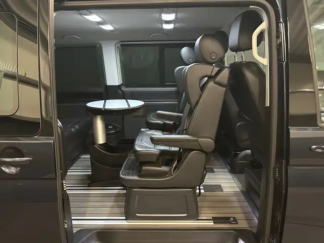 Volkswagen Multivan view 28
