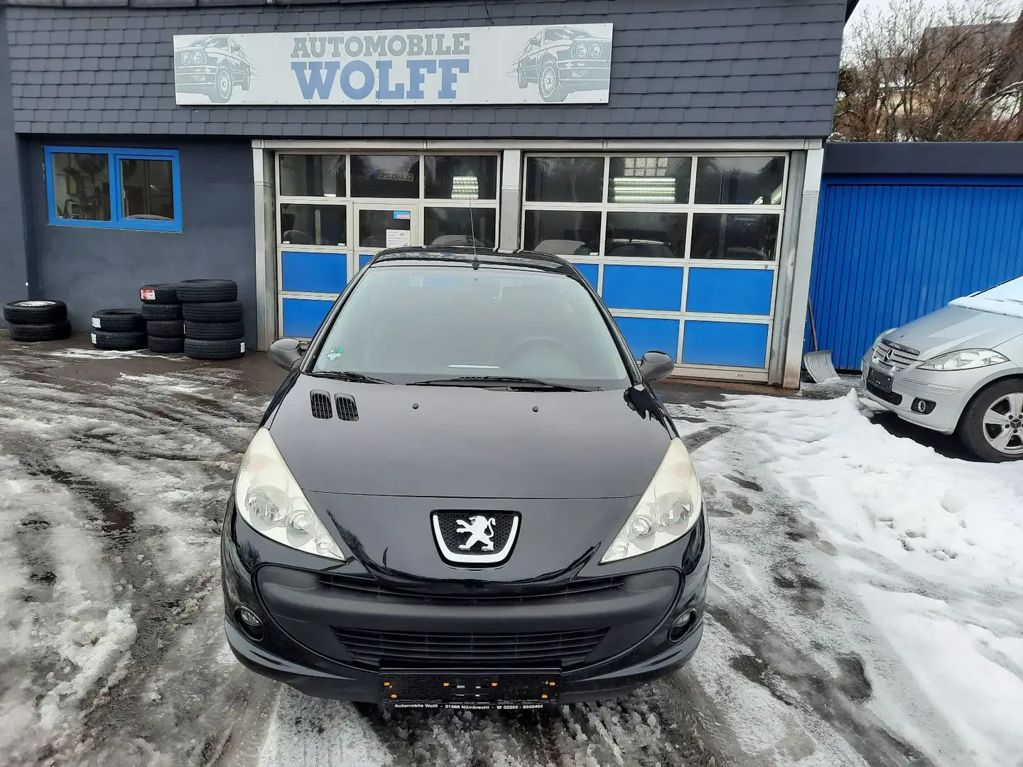 Peugeot 206 + Basis Schwarz - 1