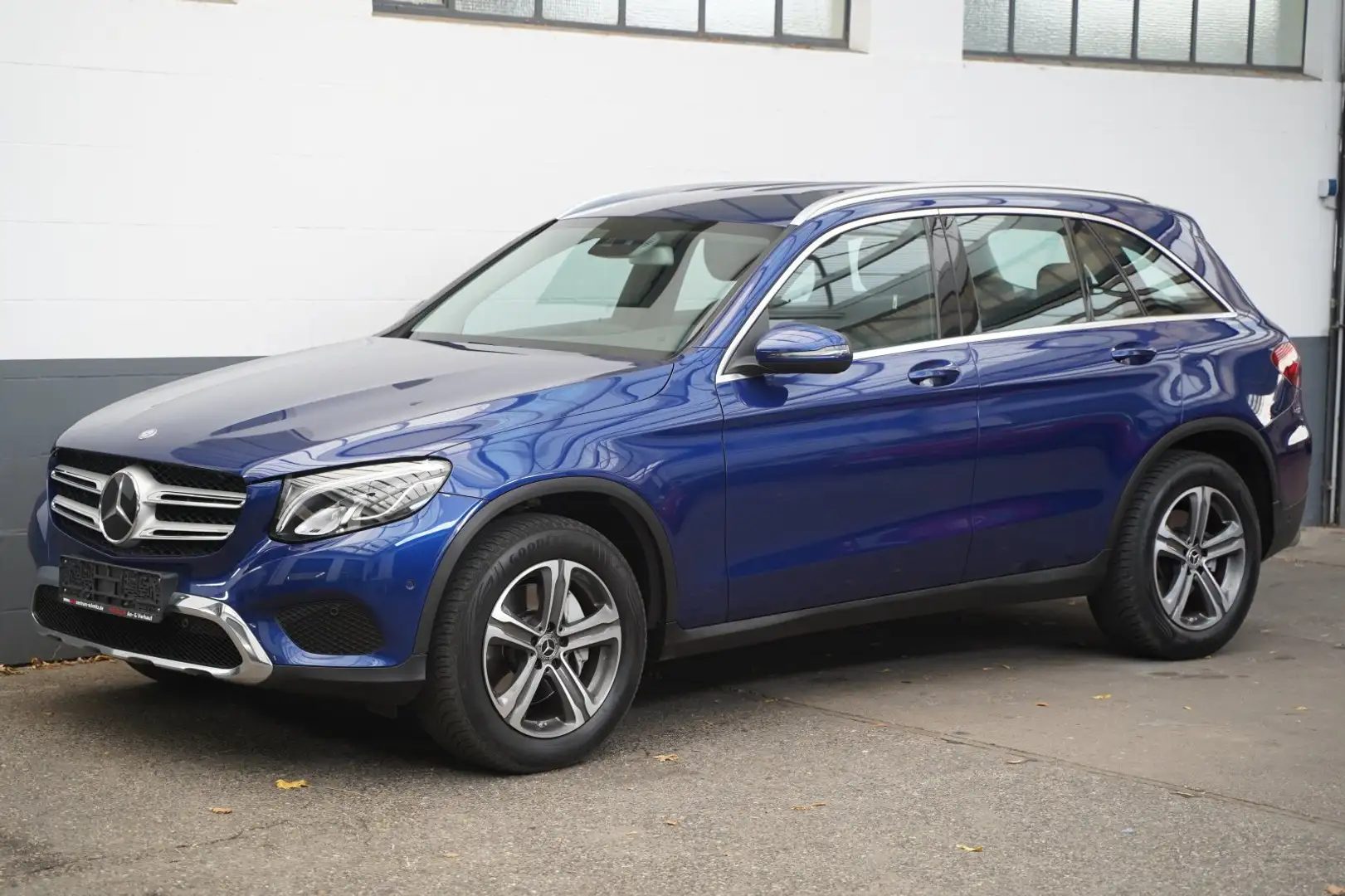 Mercedes-Benz GLC 250 d Exclusive 4Matic *Leder*AHK*ACC*LED*Navi* Синий - 1