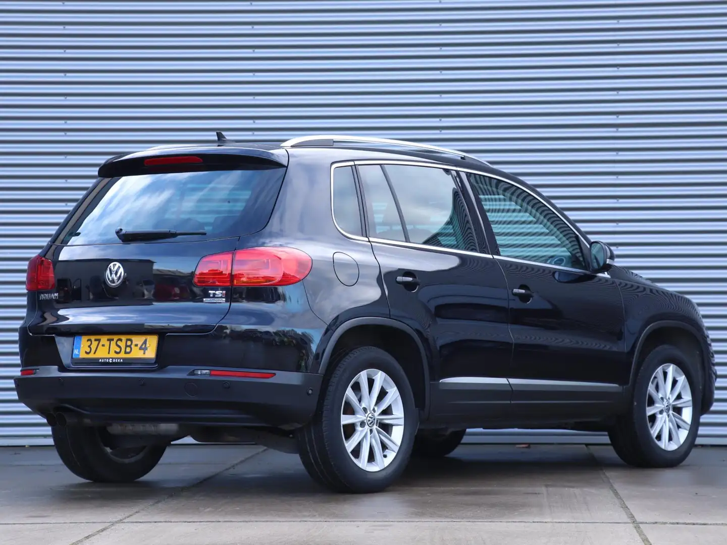 Volkswagen Tiguan 1.4 TSI Sport&Style *Navigatie*Parkeersens.* Schwarz - 2