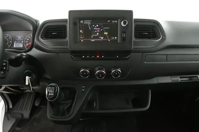 Renault Master view 11