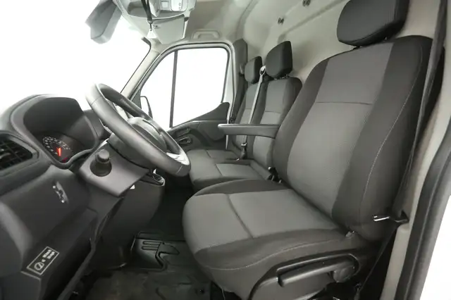 Renault Master view 9