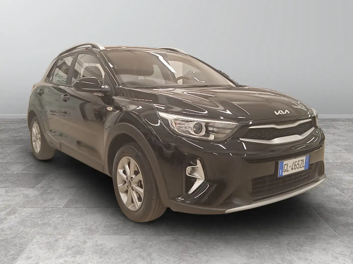 Kia Stonic 1.2 DPi GPL Urban Zwart - 1