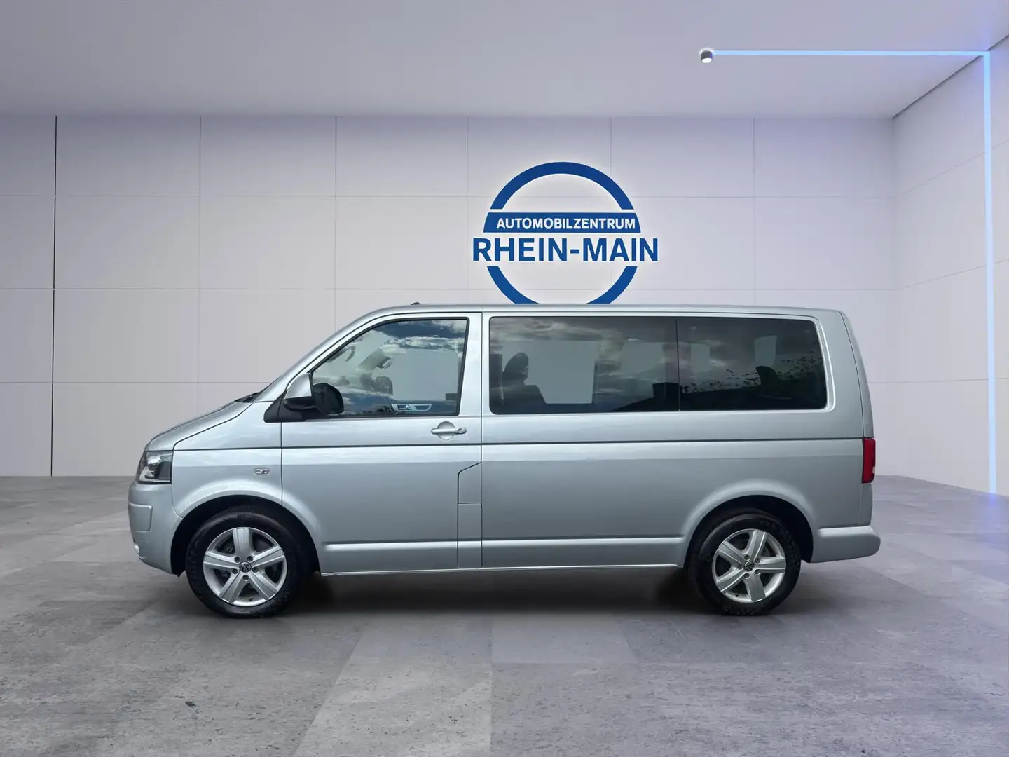 Volkswagen T5 Multivan Highline7-S Bi-Xenon LED AHK Alcantara Silber - 2