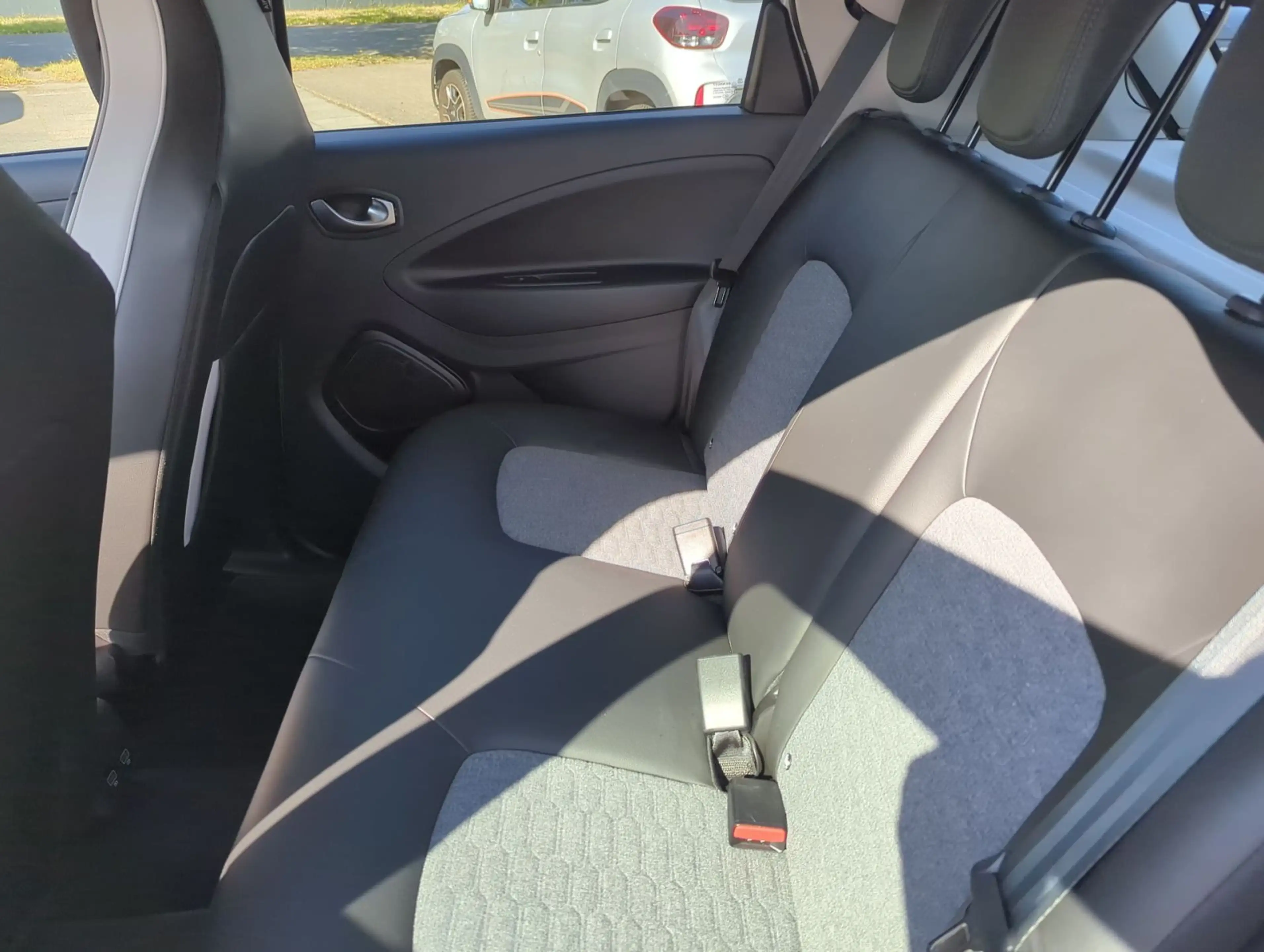 Renault ZOE Zoe R135 Intens R135/Z.E. 50 Mietbatt. GJ-Reifen — photo 13