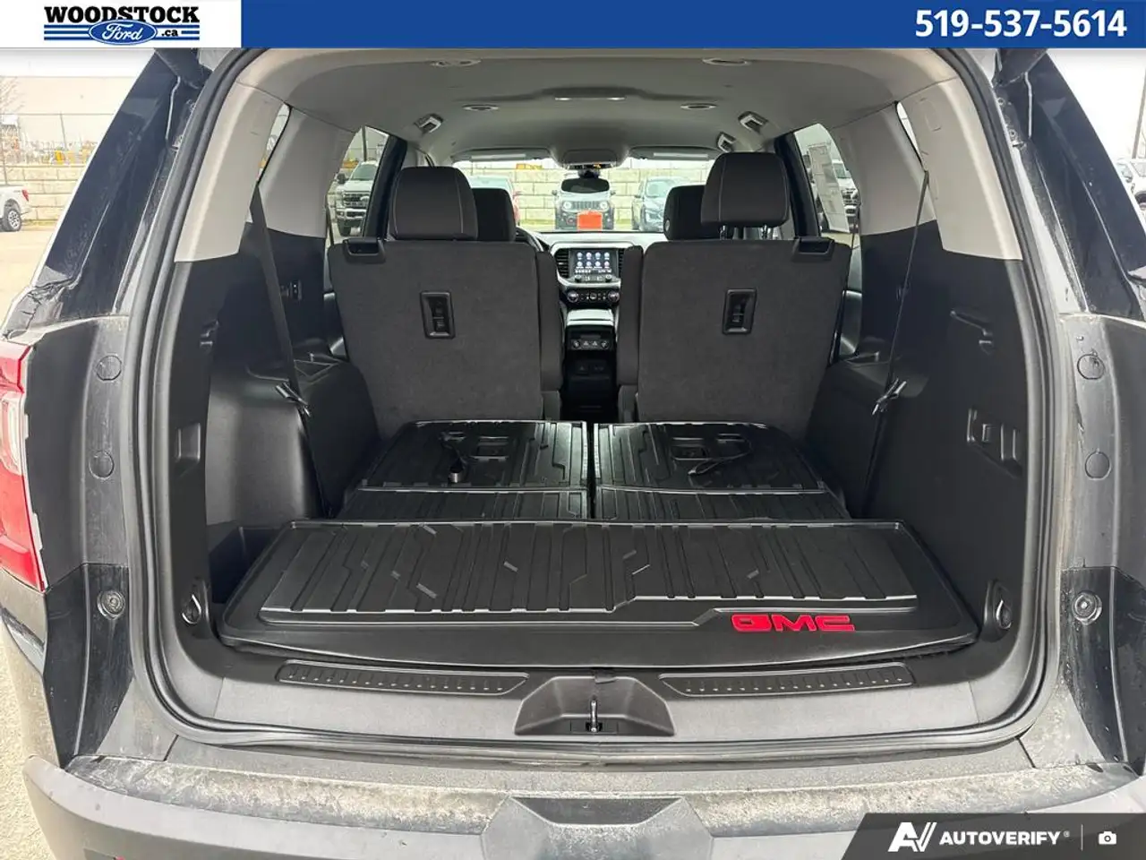 GMC Acadia снимка GMC Acadia