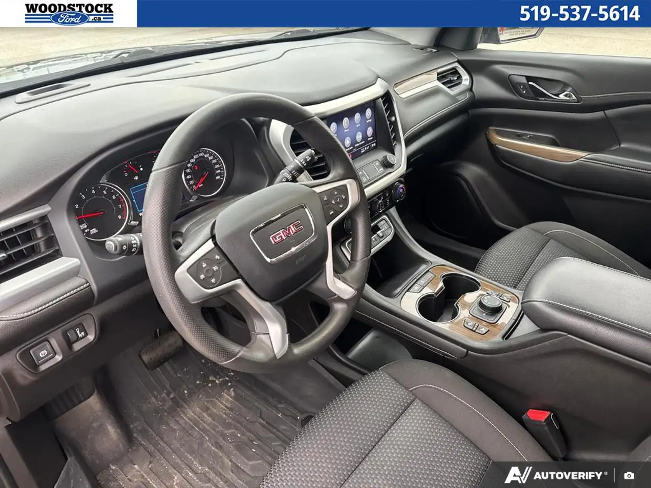 GMC Acadia снимка GMC Acadia