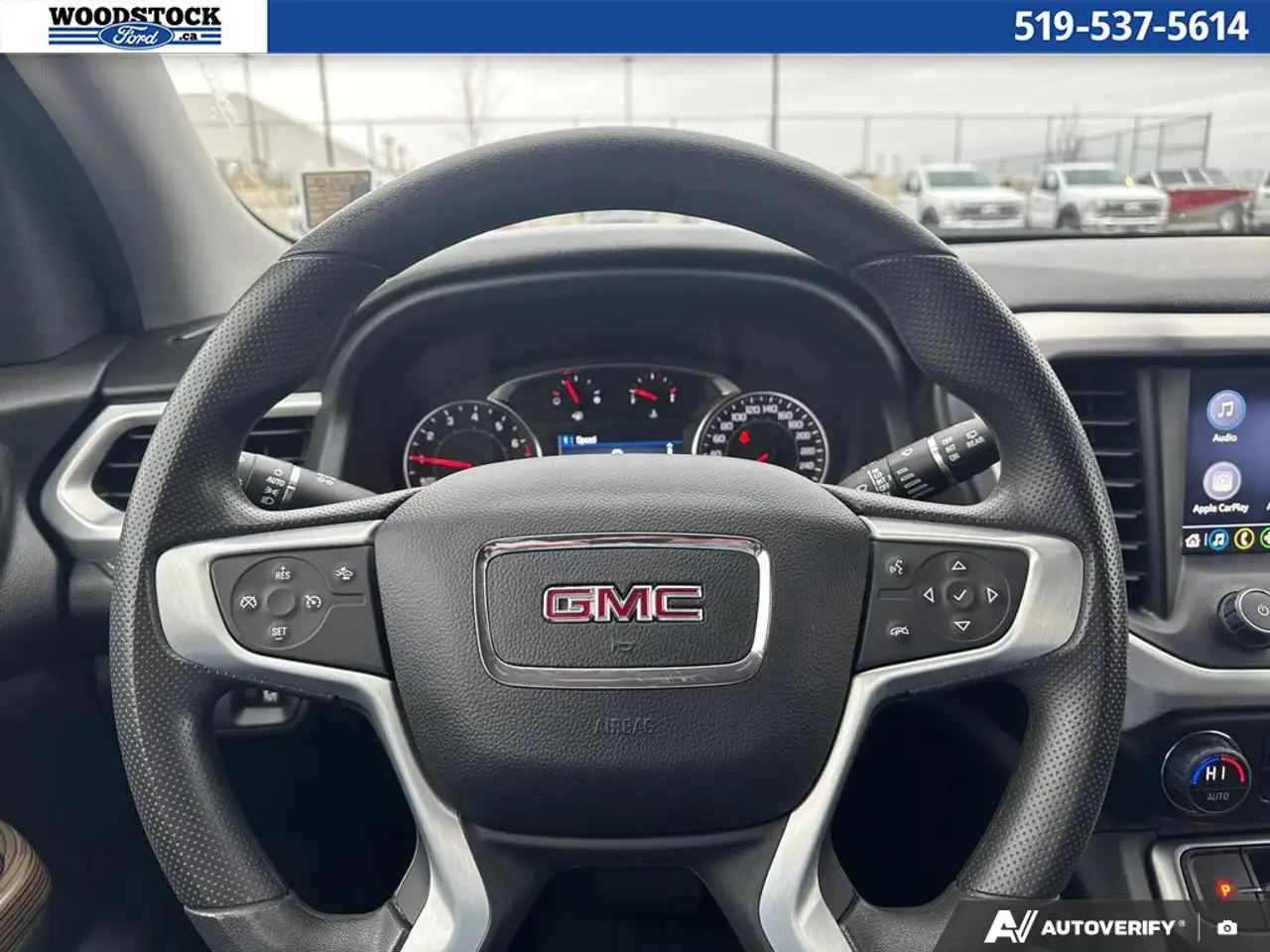 GMC Acadia снимка GMC Acadia