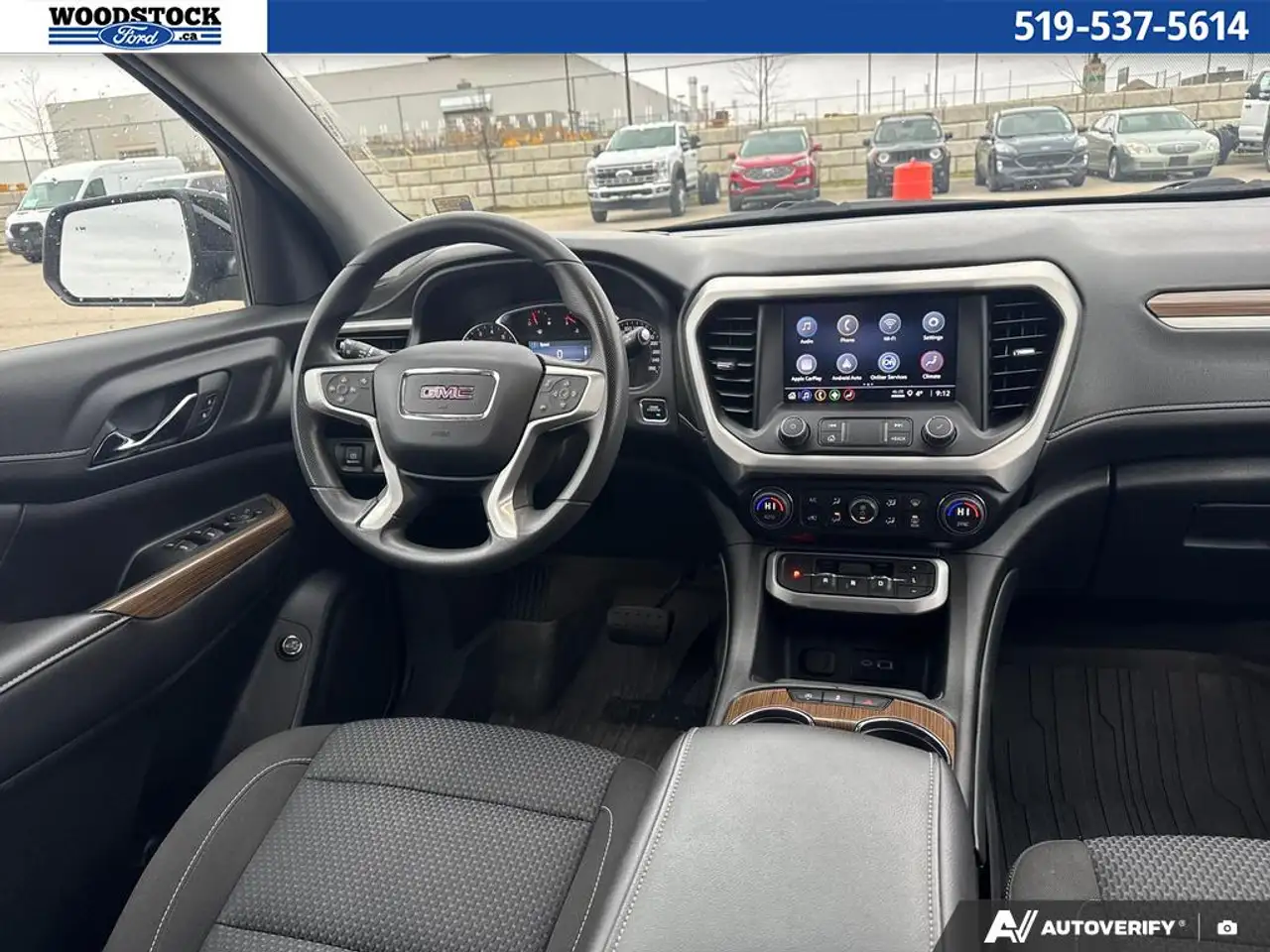 GMC Acadia снимка GMC Acadia