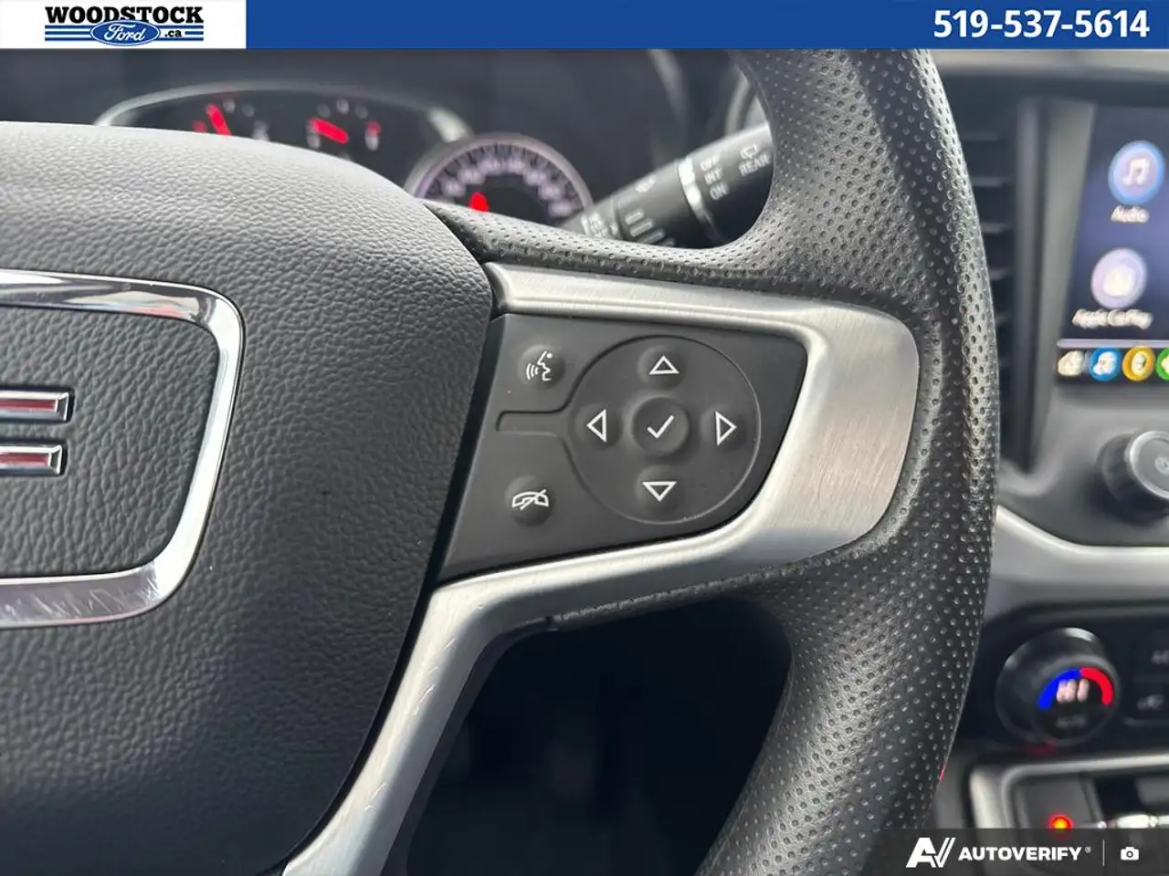 GMC Acadia снимка GMC Acadia