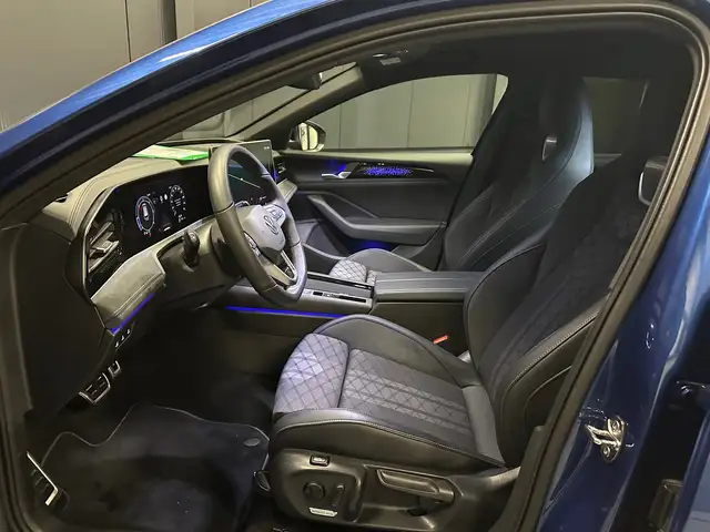 Volkswagen Passat view 10