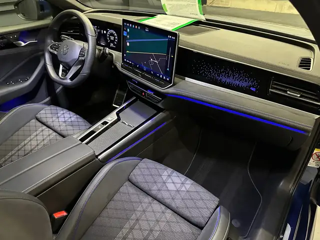 Volkswagen Passat view 7