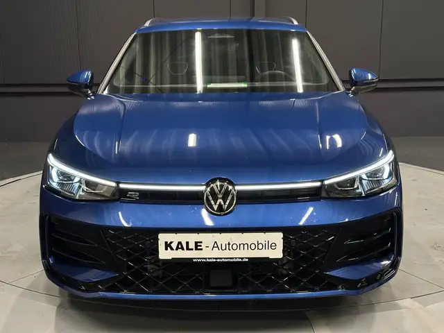 Volkswagen Passat view 5