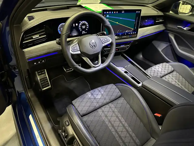 Volkswagen Passat view 12