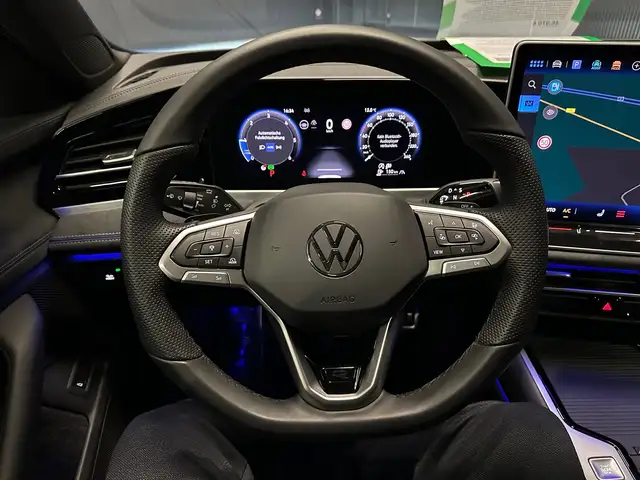 Volkswagen Passat view 13