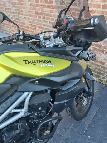 Triumph Tiger 800 - foto 3