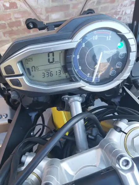 Triumph Tiger 800 - foto 6