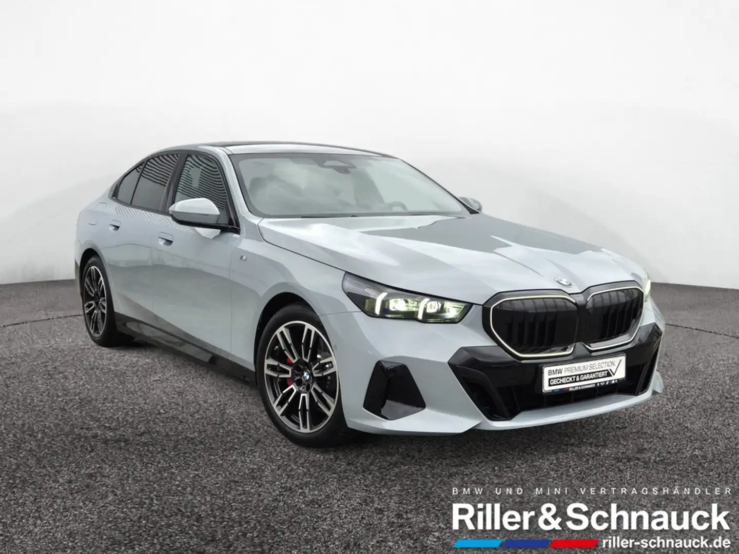BMW 520 i M-Sport Pro PANO+STANDHZG+360°KAM+HUD Grau - 2