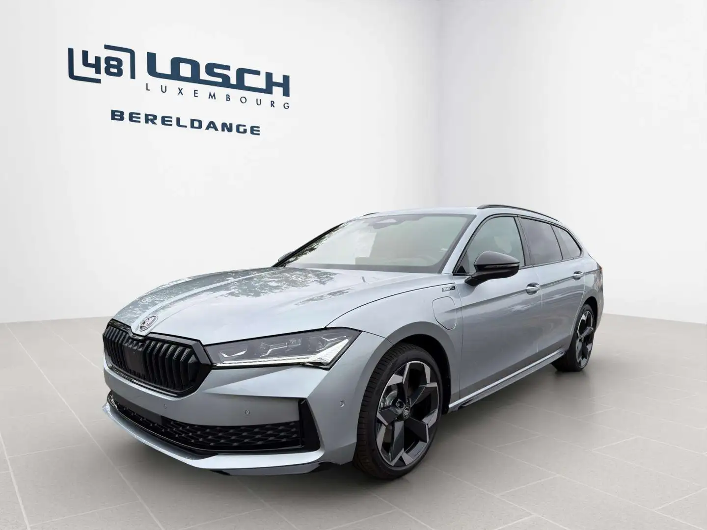 Skoda Superb Sportline Argent - 1