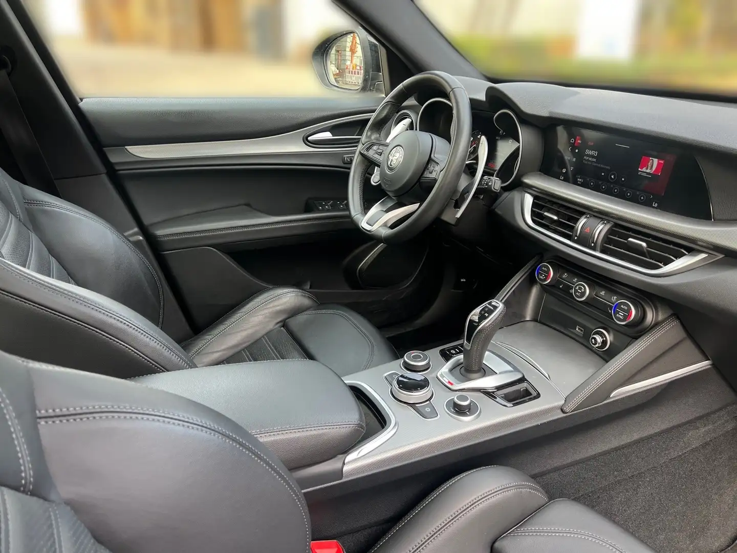 Alfa Romeo Stelvio Veloce 2.2 Diesel Allrad Automatik|Pano Schwarz - 2