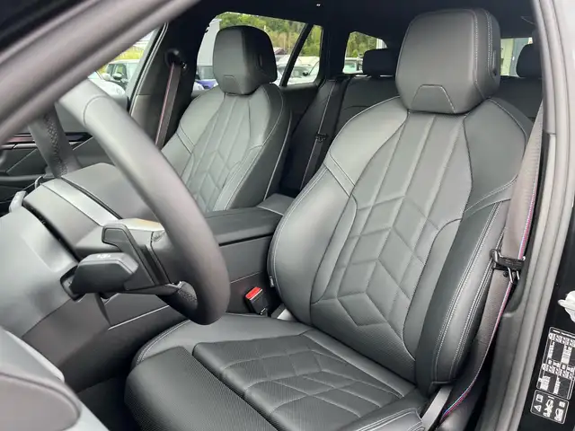 BMW 5 Series view 15