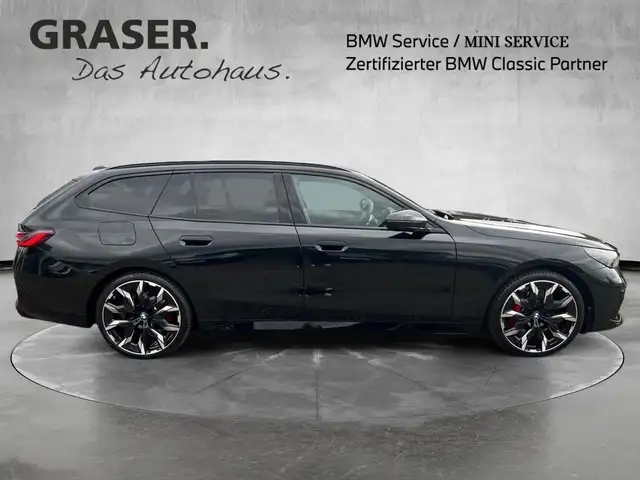 BMW 5 Series view 7