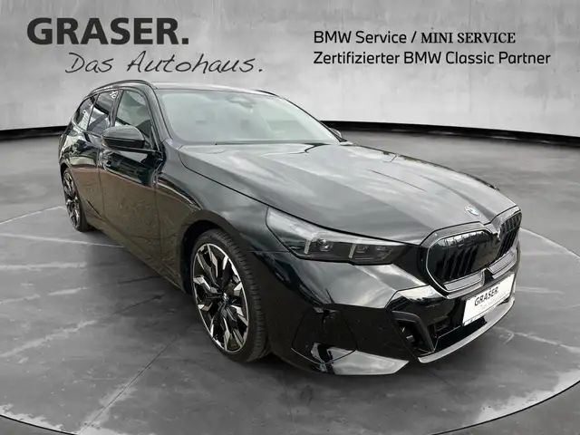 BMW 5 Series view 8