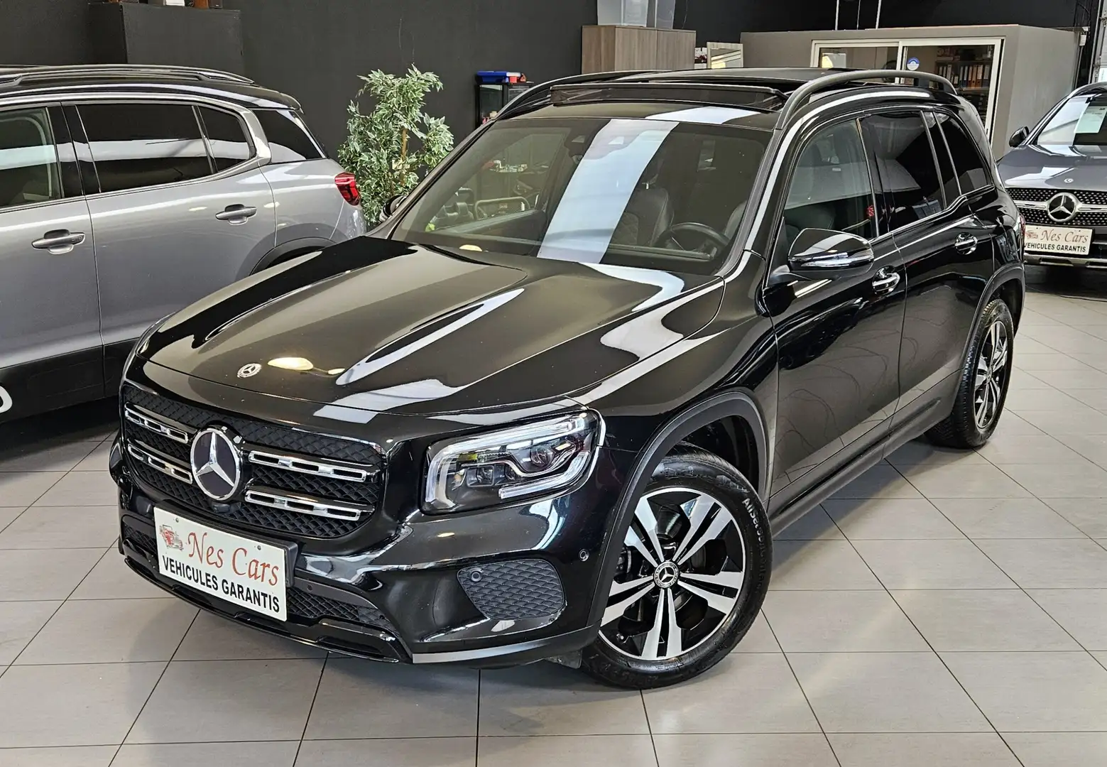 Mercedes-Benz GLB 200 GLB 200 D 4-MATIC,CAMERA 360,TOIT PANO,GAR 1 AN Noir - 1