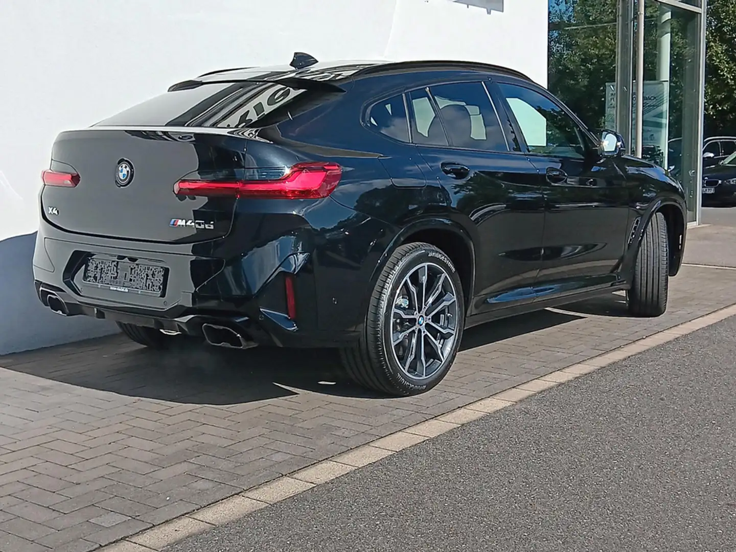 BMW X4 M40d  Sport Aut. Panorama*AHK*DAPro*Laser*h/k Schwarz - 2