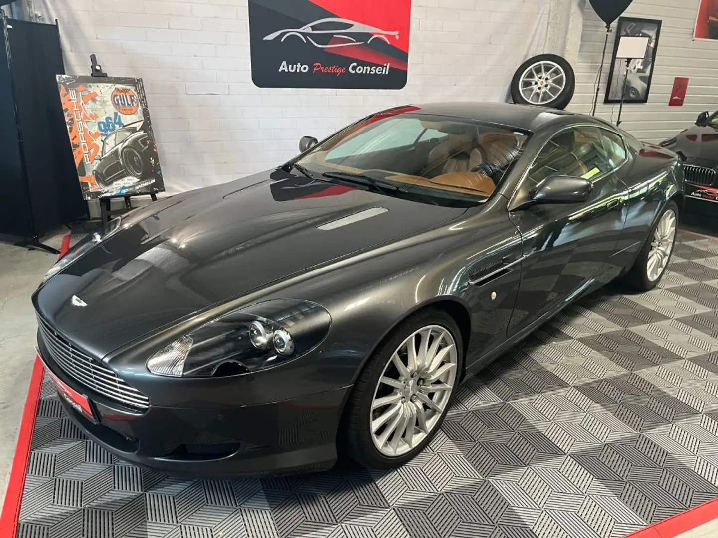Aston Martin DB9 COUPE 5.9 V12 455 TOUCHTRONIC siva - 2