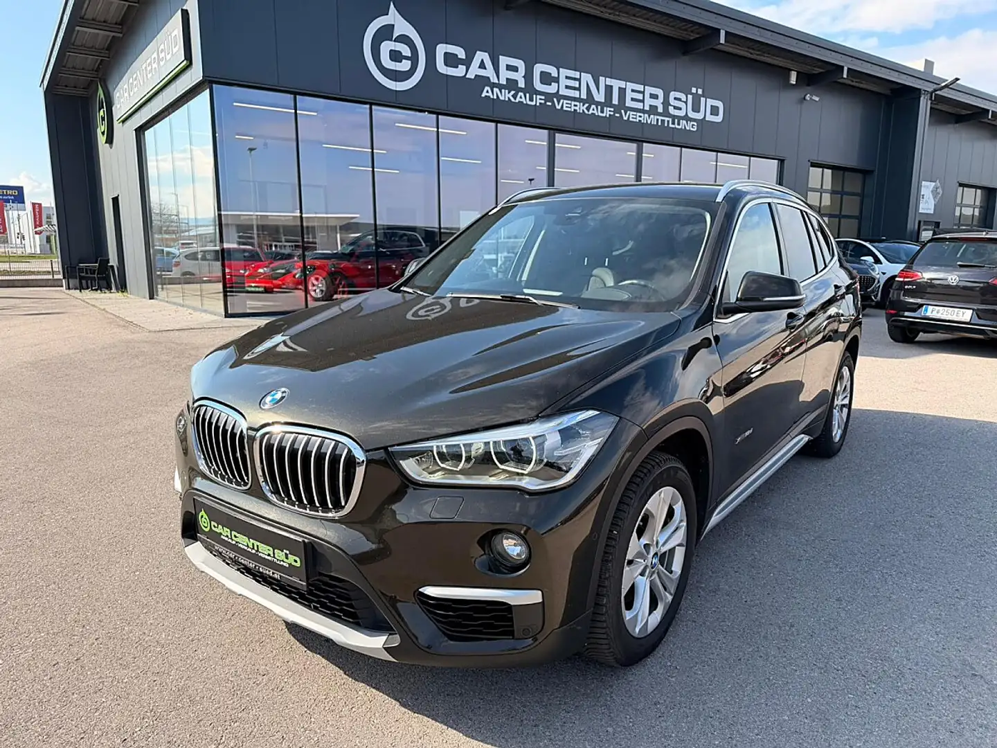 BMW X1 xDrive18d xLine Aut. Braun - 1