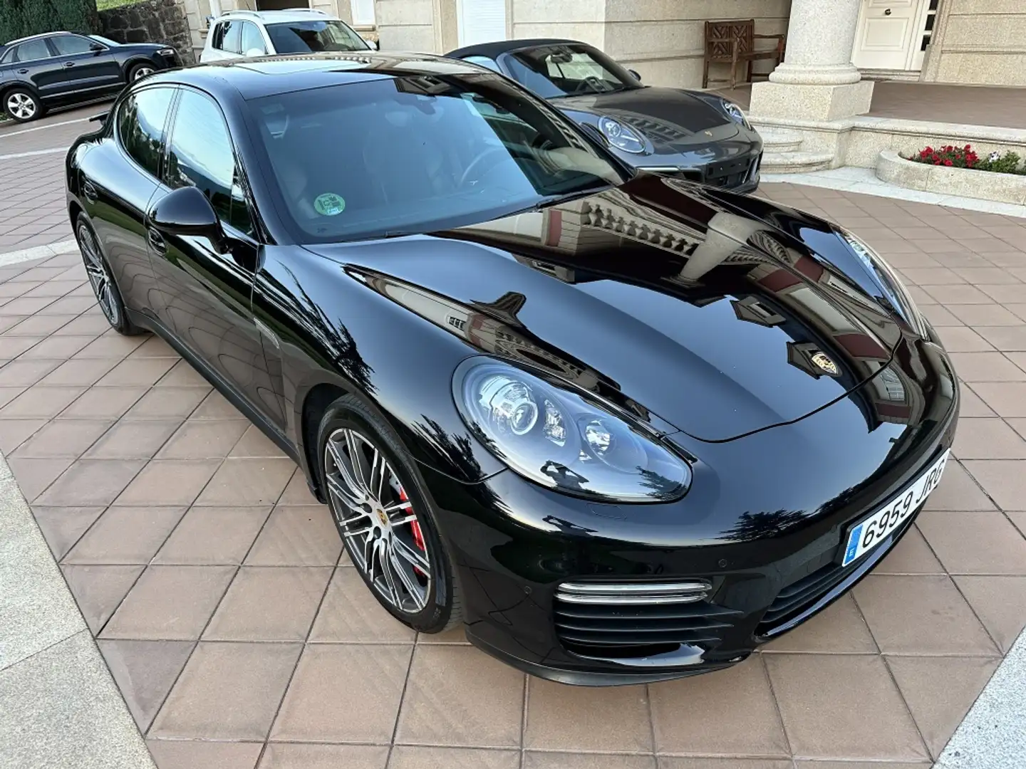 Porsche Panamera GTS PDK Zwart - 2