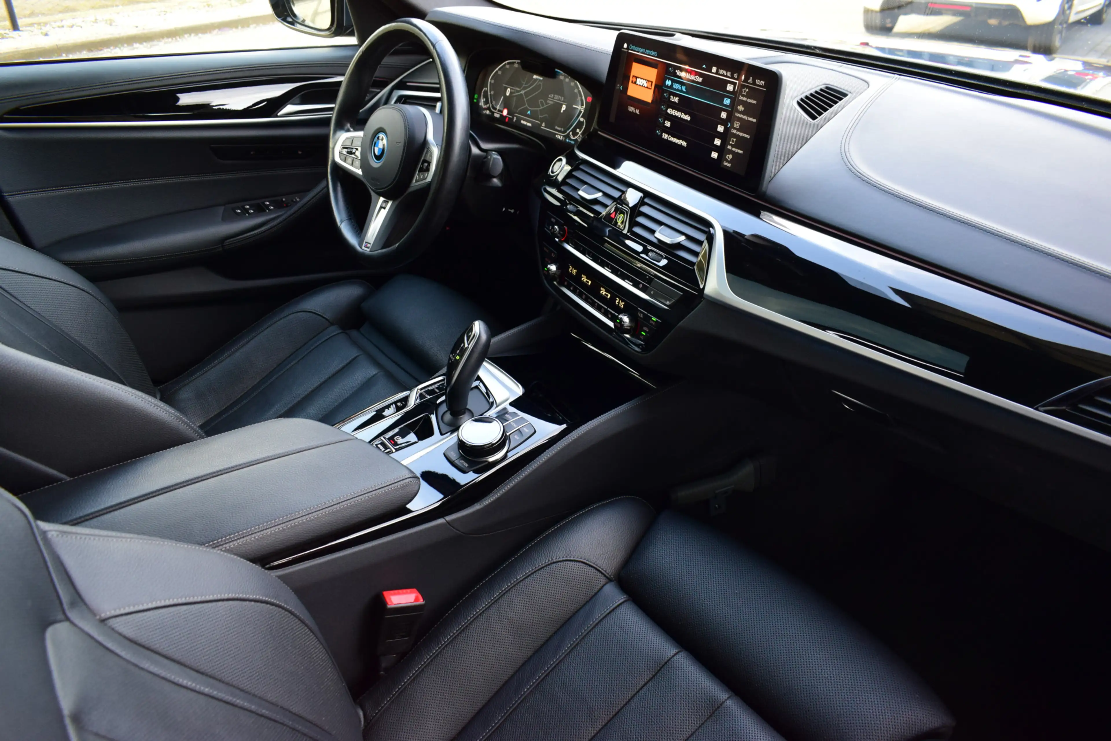 BMW 545 5-serie 545e xDrive Business Edition Plus — photo 15