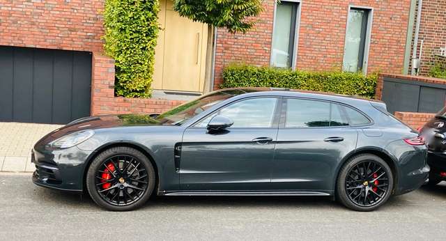 Imagine Porsche Panamera Panamera 4 E-Hybrid Sport Turismo
