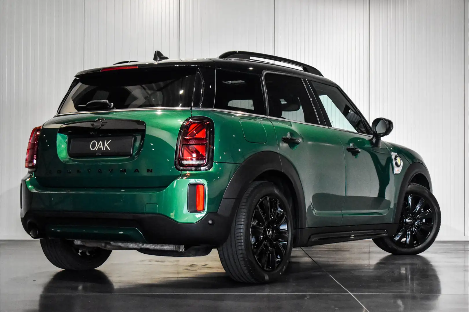 MINI Cooper SE Countryman Hybrid ALL4 Aut. | Navigatie | Panorama | Half Led Verde - 2