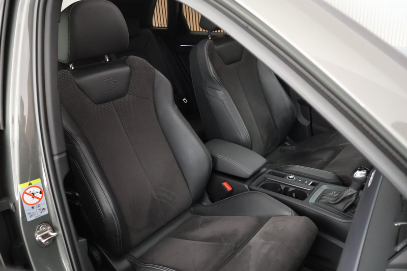 Audi Q3 40 TFSI 190pk quattro edition one Trekhaak Camera — photo 2