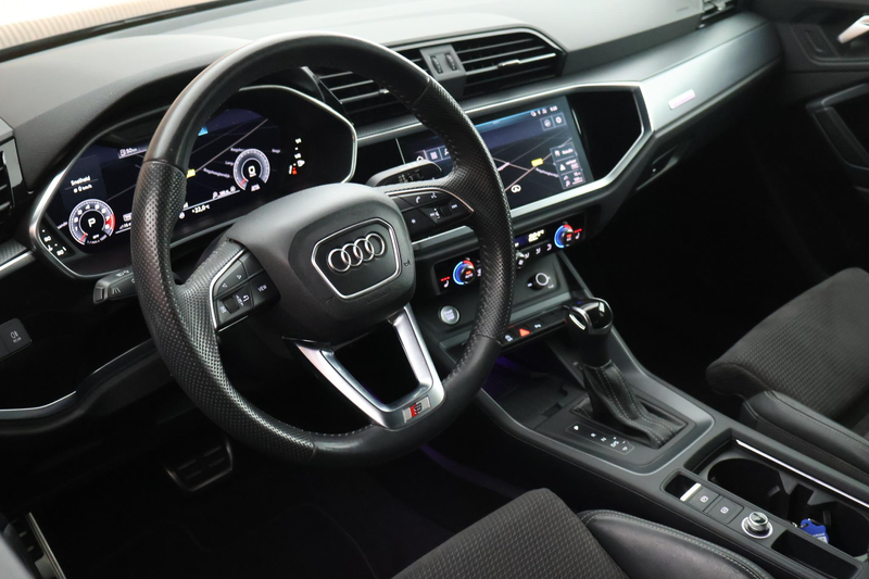 Audi Q3 40 TFSI 190pk quattro edition one Trekhaak Camera — photo 3