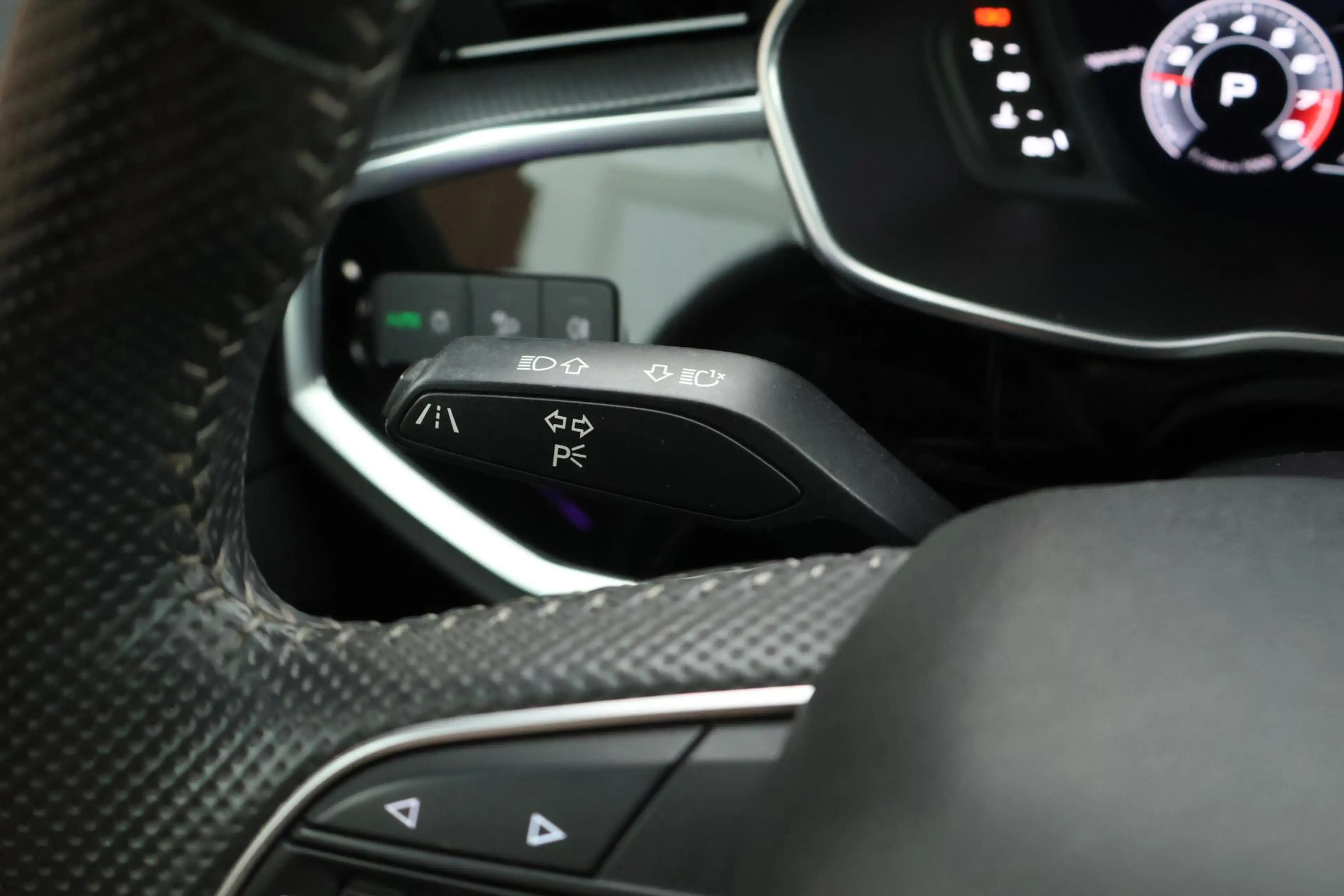 Audi Q3 40 TFSI 190pk quattro edition one Trekhaak Camera — photo 20