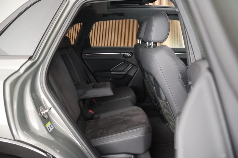 Audi Q3 40 TFSI 190pk quattro edition one Trekhaak Camera — photo 14