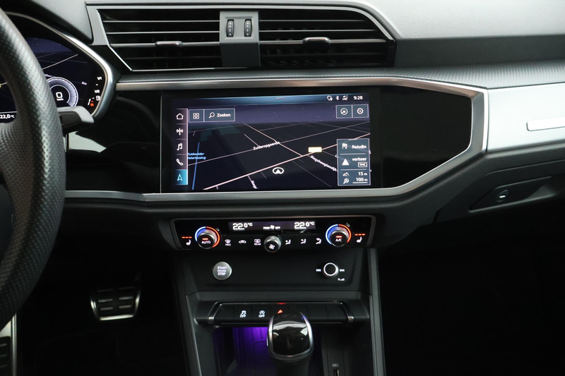 Audi Q3 40 TFSI 190pk quattro edition one Trekhaak Camera — photo 16