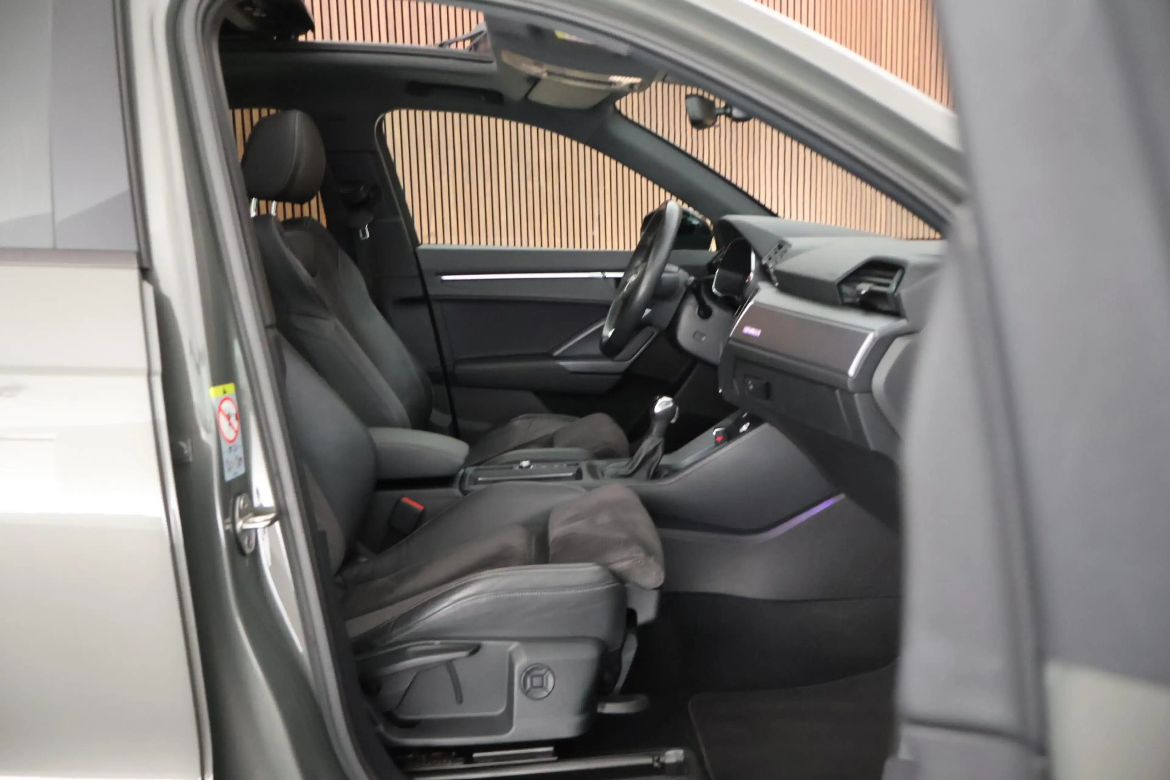 Audi Q3 40 TFSI 190pk quattro edition one Trekhaak Camera — photo 15