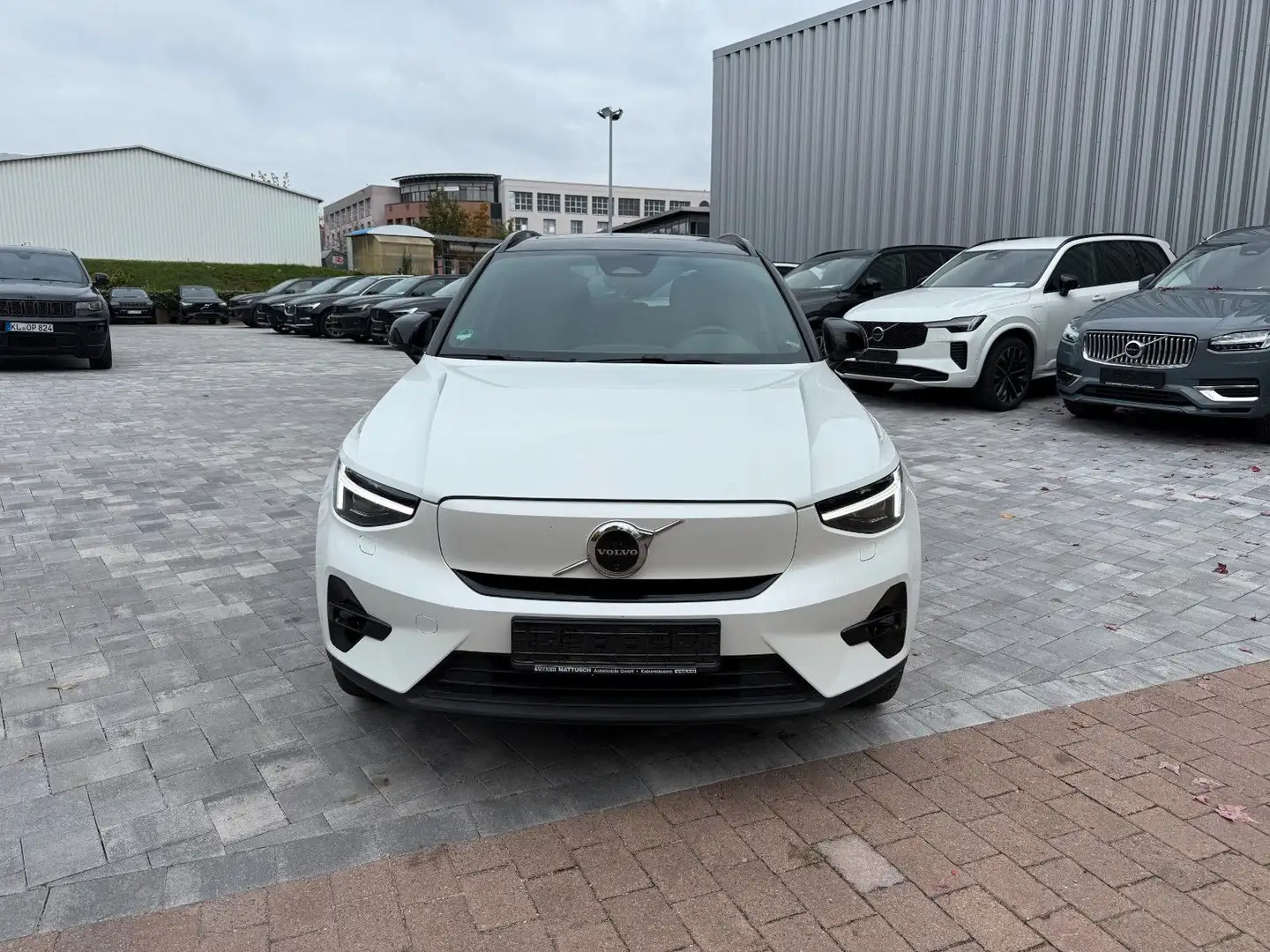 Volvo XC40 ULTIMATE TWIN+PIXEL+AHK+20"+WÄRMEPUMPE Weiß - 2