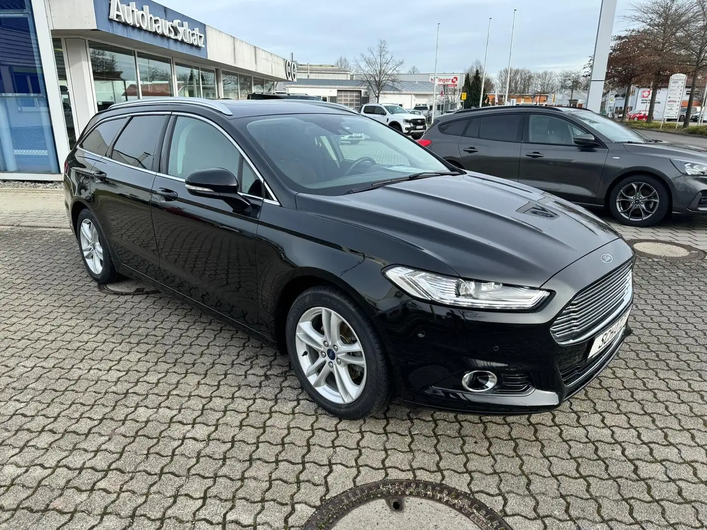 Ford Mondeo Turnier 2.0 TDCi Start-Stopp Titanium Schwarz - 2