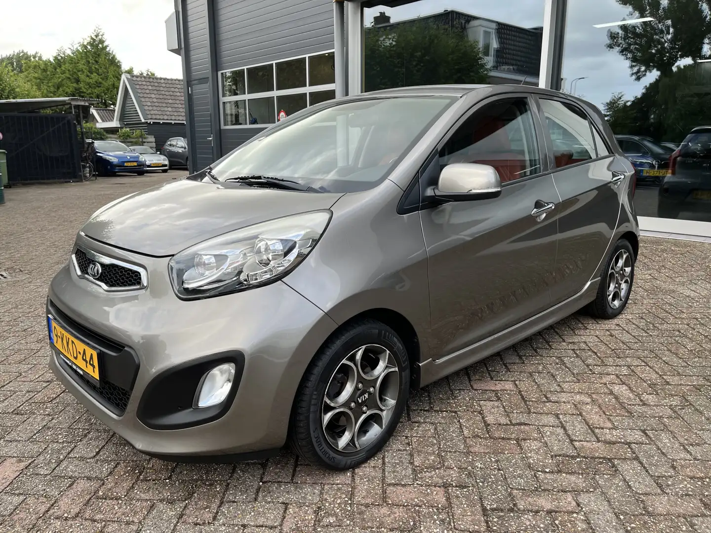 Kia Picanto 1.0 CVVT ISG Design Edition Airco, LM Velgen, Side Gris - 2