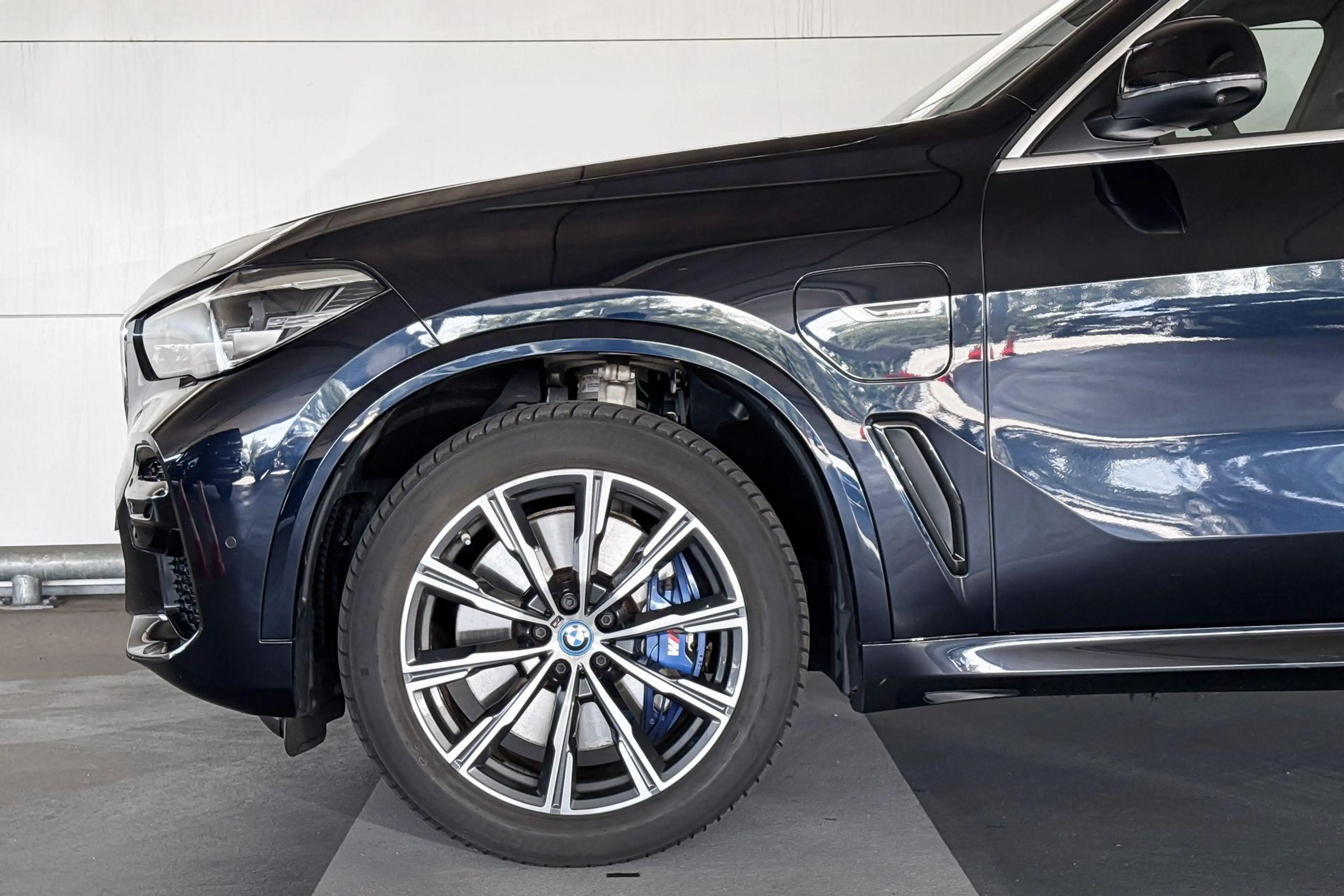 BMW X5 xDrive45e High Executive — photo 4