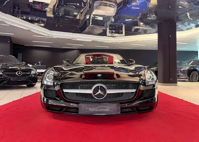 Mercedes-Benz SLS