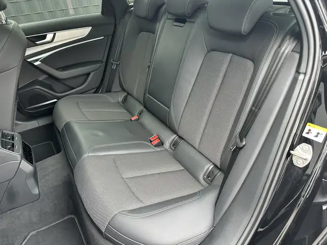 Audi A6 Avant view 13