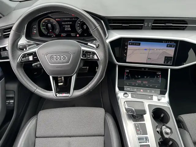 Audi A6 Avant view 15