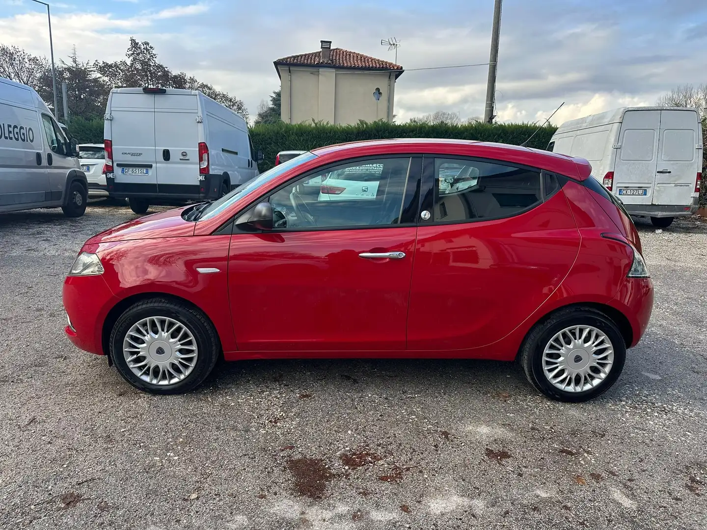 Lancia Ypsilon Ok neo pat. 1.2 Silver ecochic Gpl 69cv Rouge - 2